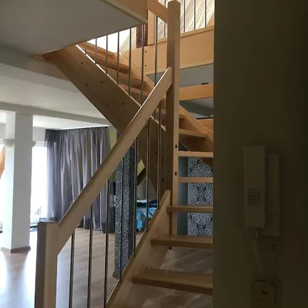 Maisonette Mit Blick Ueber Stadt *